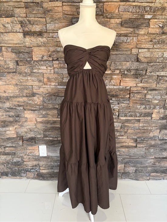 Fadedrose Dresses & Skirts - Strapless Brown Twist-Front Tiered Maxi Dress